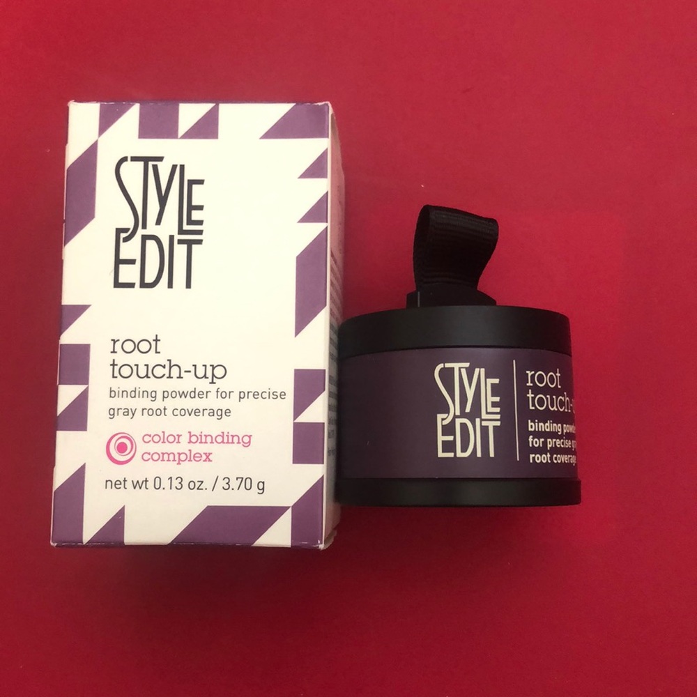 Root touch up powder compact